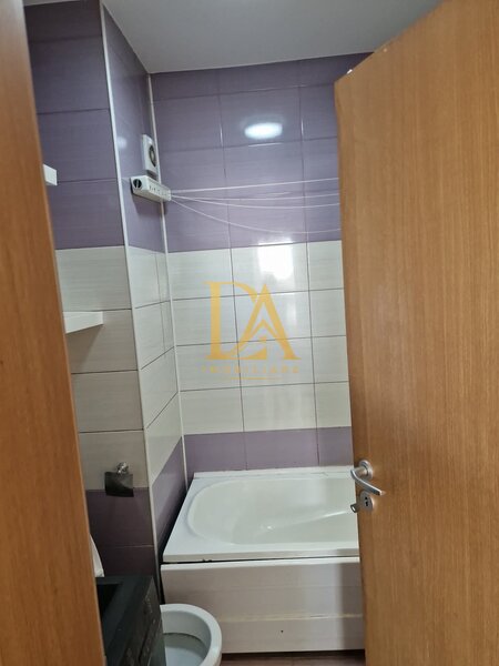 Tineretului 37i, Militari Residence, 40.000 €, 35 mp, mansarda.